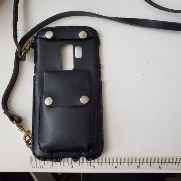 Accessories - Bandolier for an Samsung S9+ Plus cell